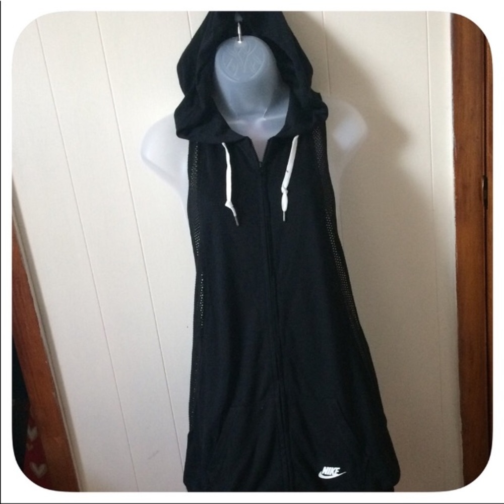 Nike vest